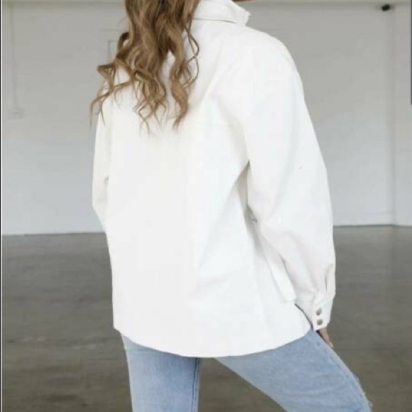 White oversized jacket - Picture 3 of 5